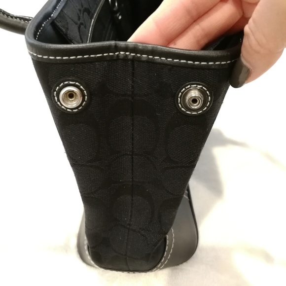 Coach | Signature Satchel F11220 - Picture 3 of 8